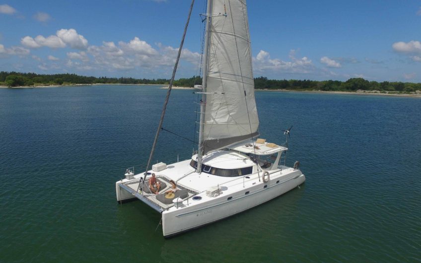 43 ft catamaran